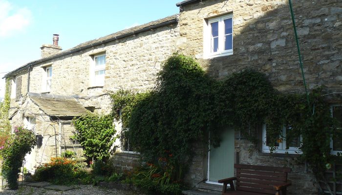 Low Shaw Farmhouse Holiday Cottage